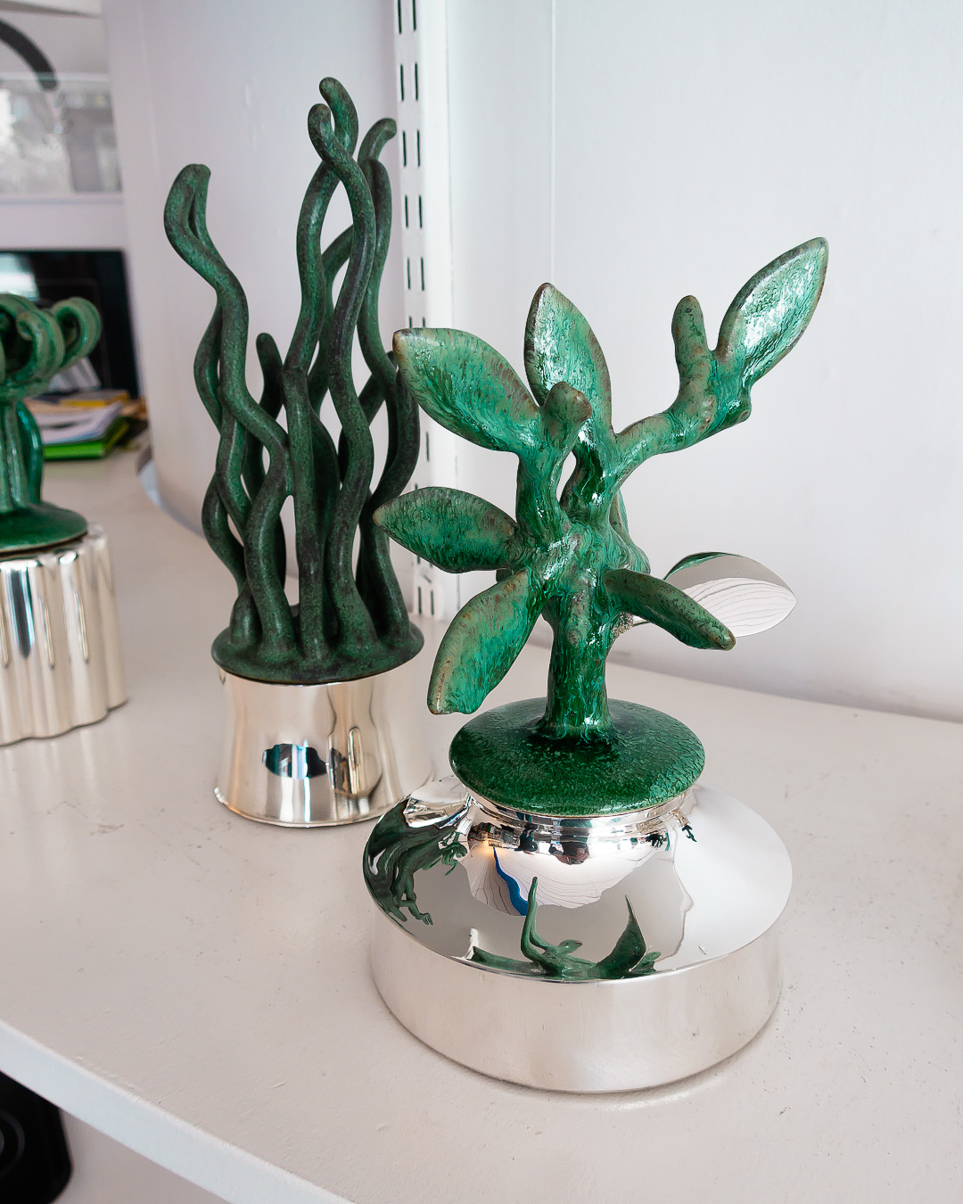 Konstverk 1, keramik Elna-Karin Helgesson, silver Karlheinz Sauer.