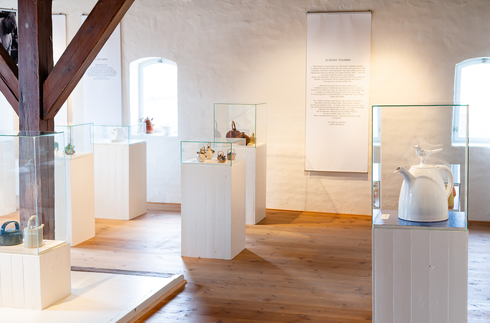 Älskade tekanna. Elna-Karin på Österlens museum.