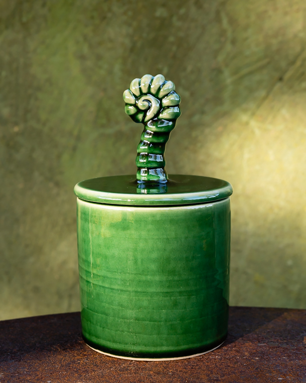 Burk Ormbunke, keramik av Elna-Karin Helgesson