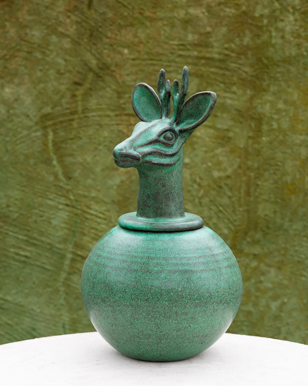 Burk - vas Rådjur, keramik av Elna-Karin Helgesson