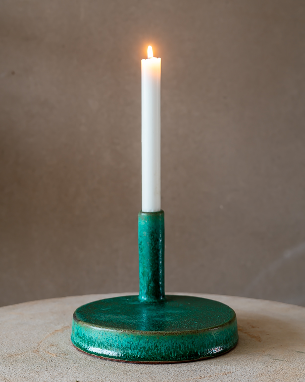 Enkel ljusstake, keramik av Elna-Karin Helgesson