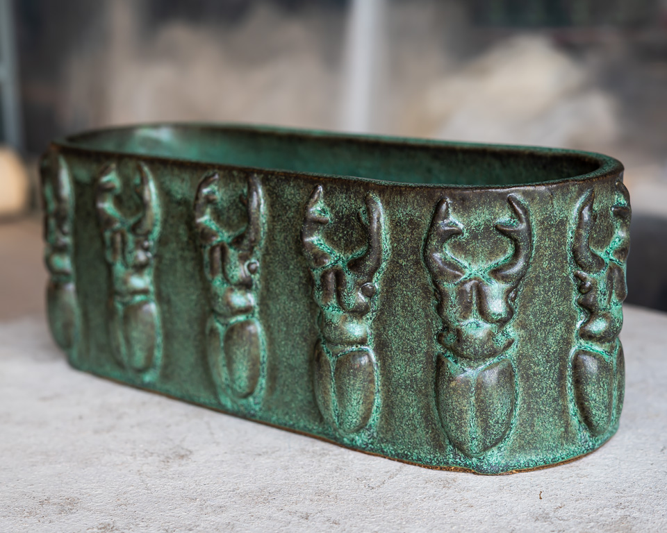 Avlångt kärl Ekoxar, keramik av Elna-Karin Helgesson