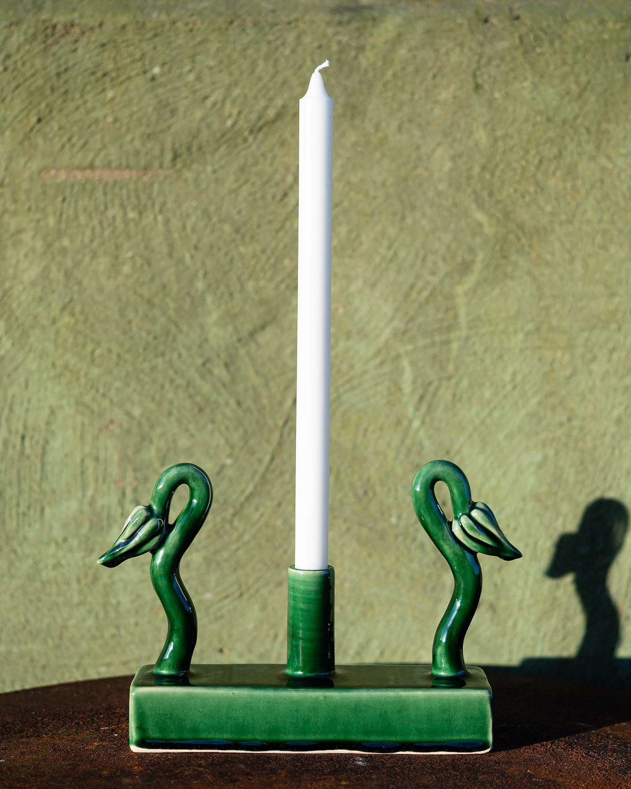 Ljusstake med lilja keramik av Elna-Karin.