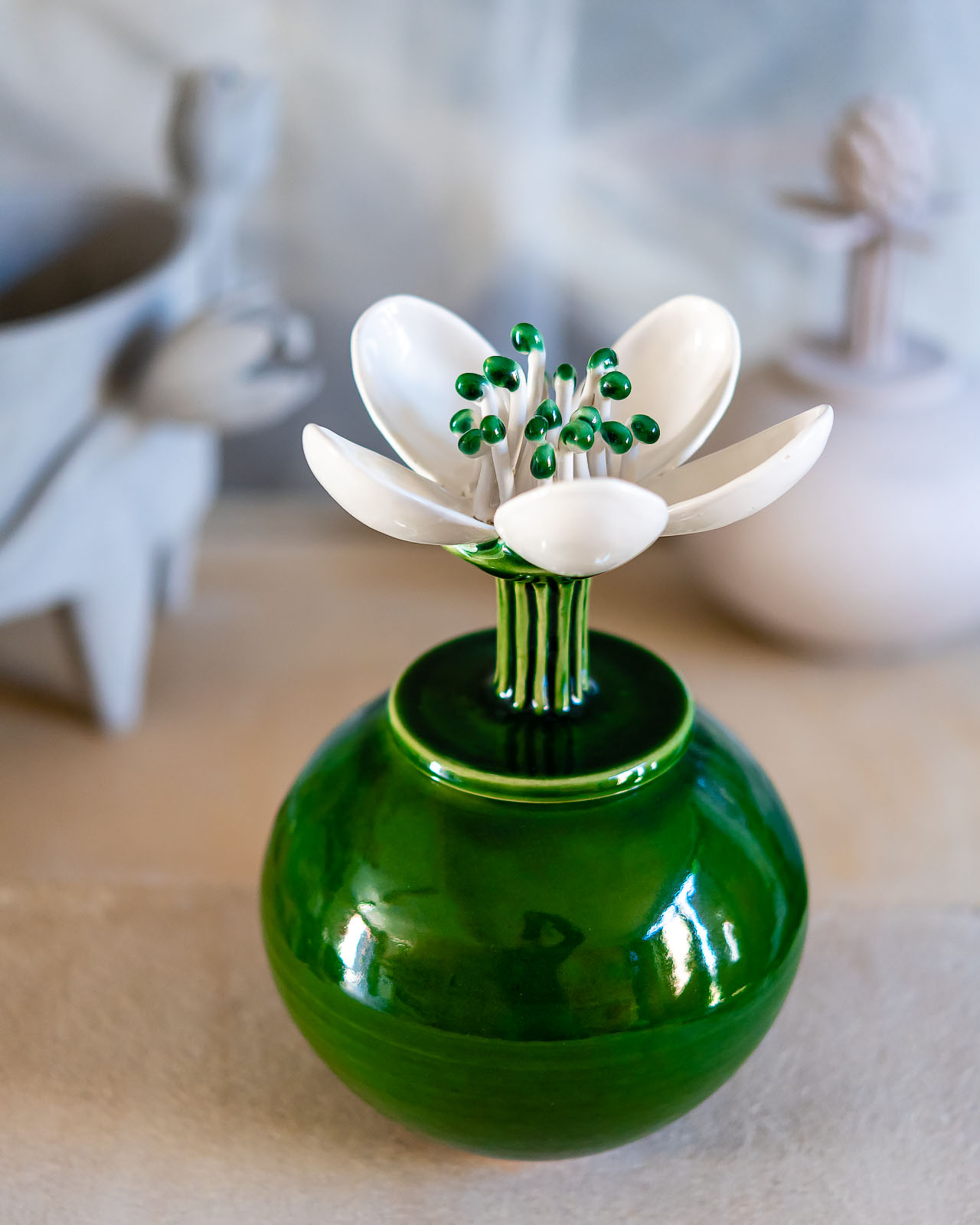 rund_burk_med_blomma_av_elna karin