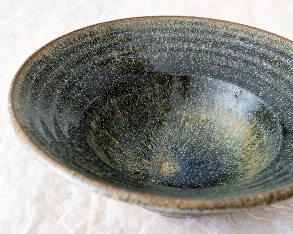Skål - fat med kristallglasyr, keramik av Elna-Karin Helgesson