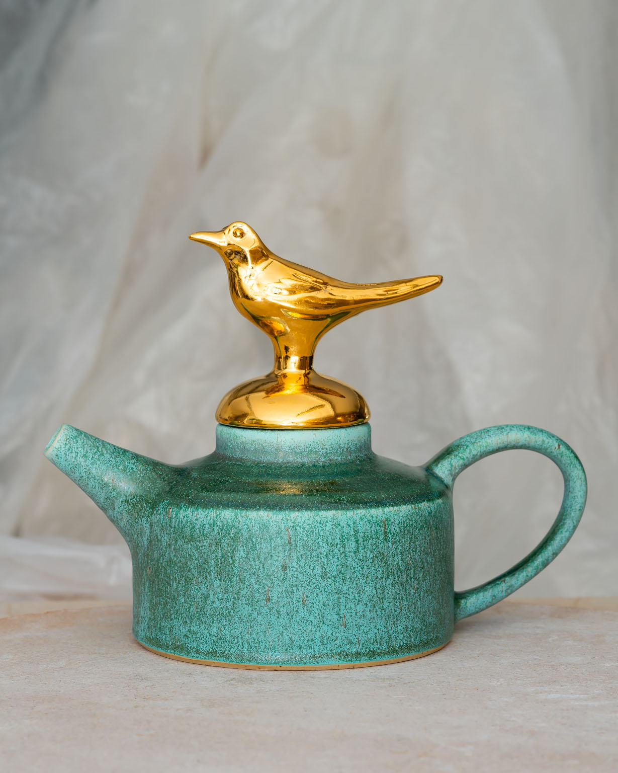 Tekanna Guldfågel, keramik av Elna-Karin Helgesson