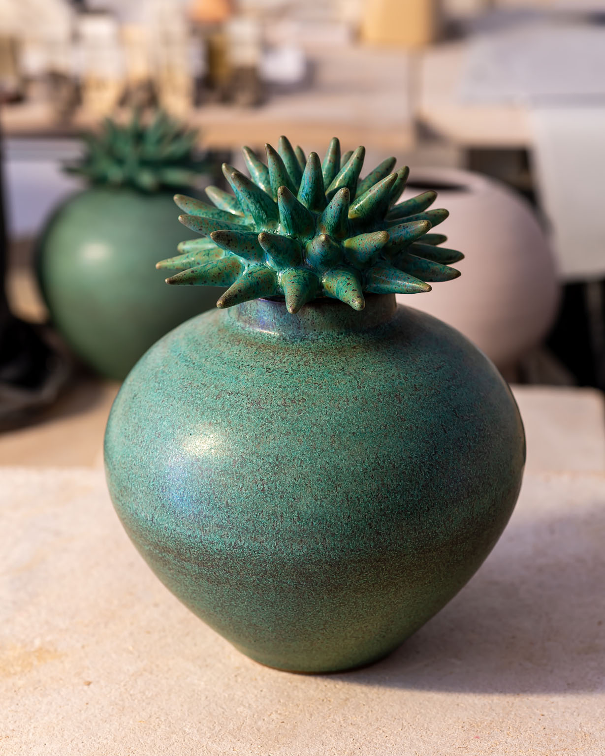 VasTistel, keramik av Elna-Karin Helgesson