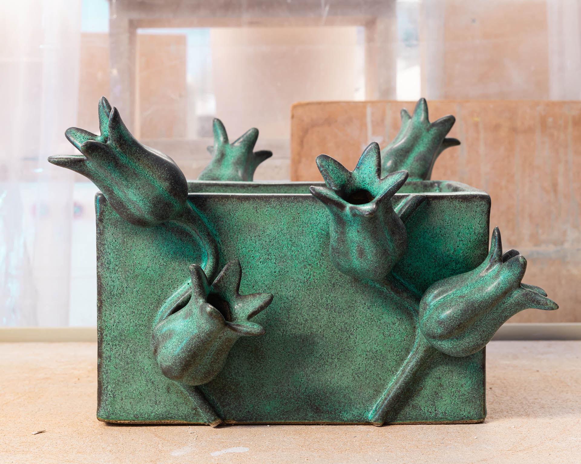 Växtkärl Tulpan, keramik av Elna-Karin Helgesson.